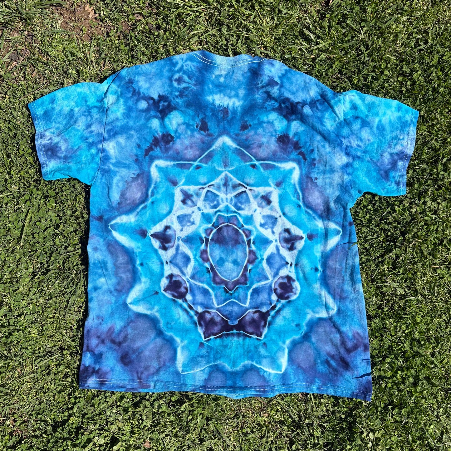 Unisex Blue Hand-Dyed Tie Dye T-shirt - 100% Cotton - XL