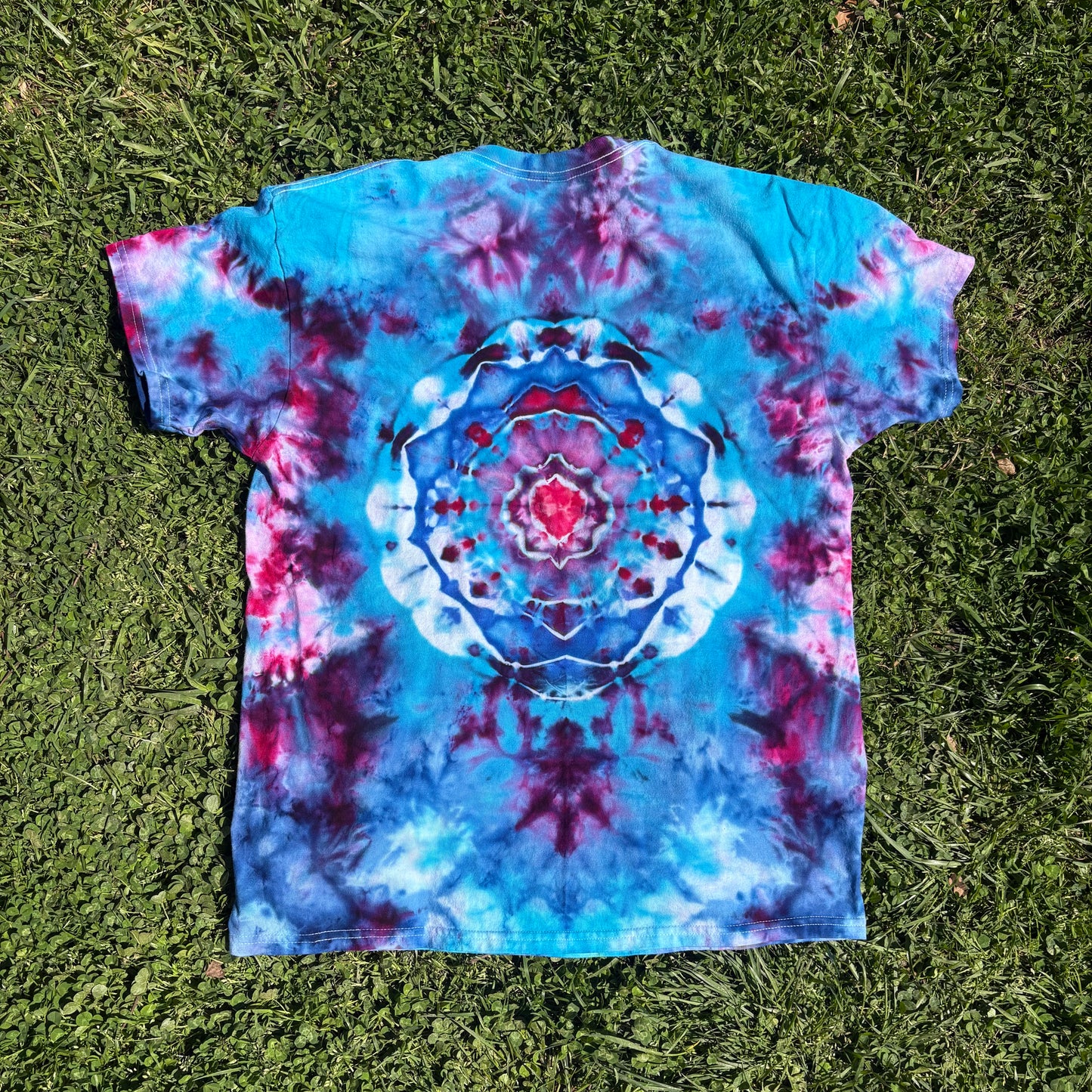 Unisex Blue and Purple Hand-Dyed Tie Dye T-shirt - 100% Cotton - L