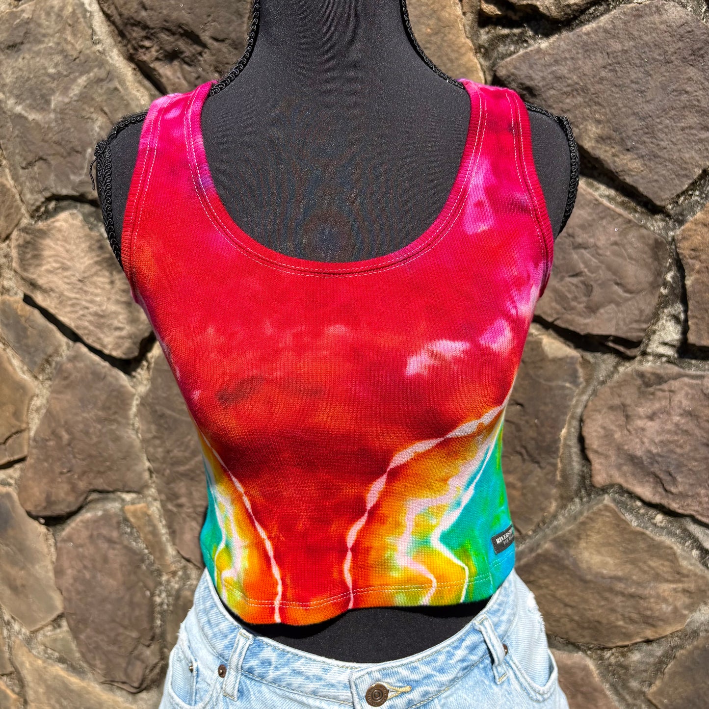 Junior Girls Scoop Neck Cropped Tank Top | Hand-Dyed Geode Design