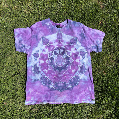 Unisex Purple Hand-Dyed Tie Dye T-shirt - 100% Cotton - L