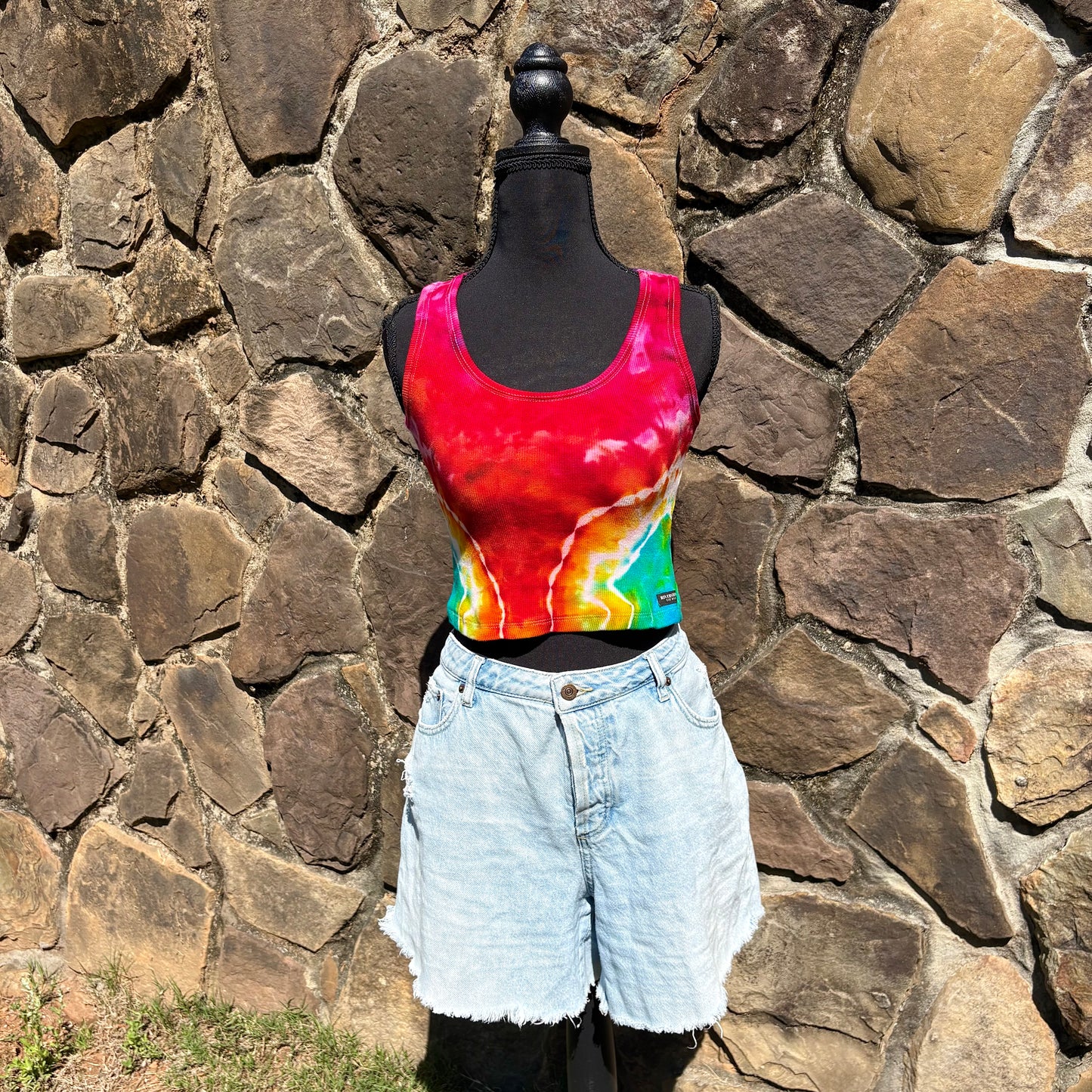 Junior Girls Scoop Neck Cropped Tank Top | Hand-Dyed Geode Design